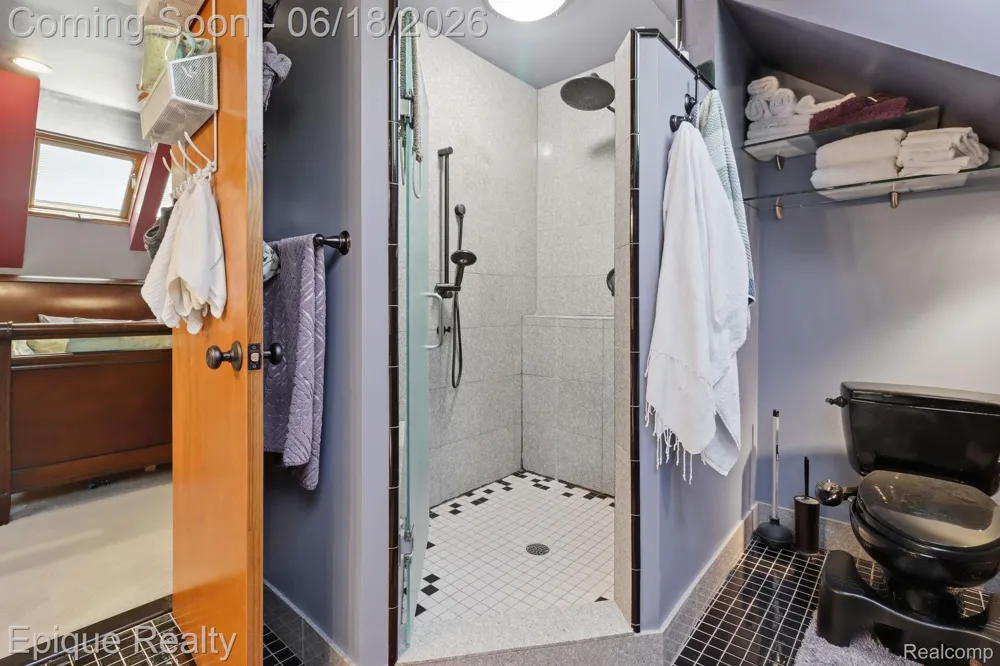 21085 Metroview Road Farmington Hills City, MI 48335
