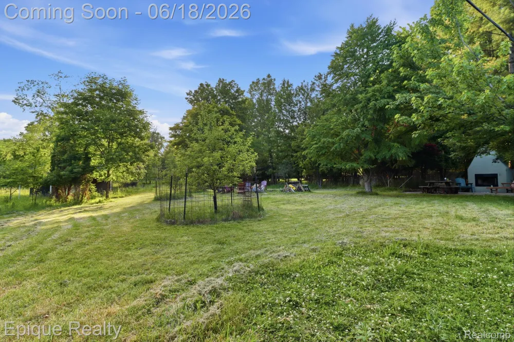 21085 Metroview Road Farmington Hills City, MI 48335