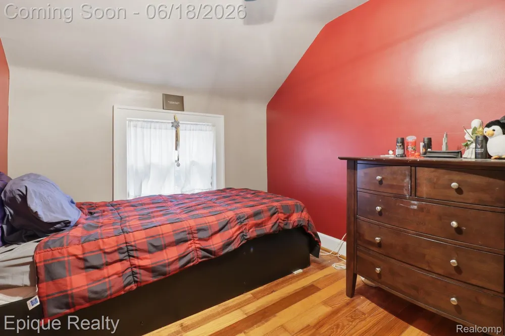 21085 Metroview Road Farmington Hills City, MI 48335