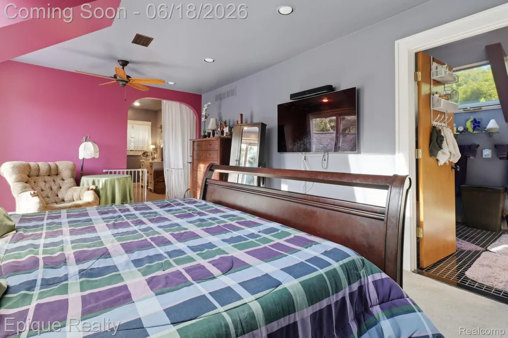 21085 Metroview Road Farmington Hills City, MI 48335