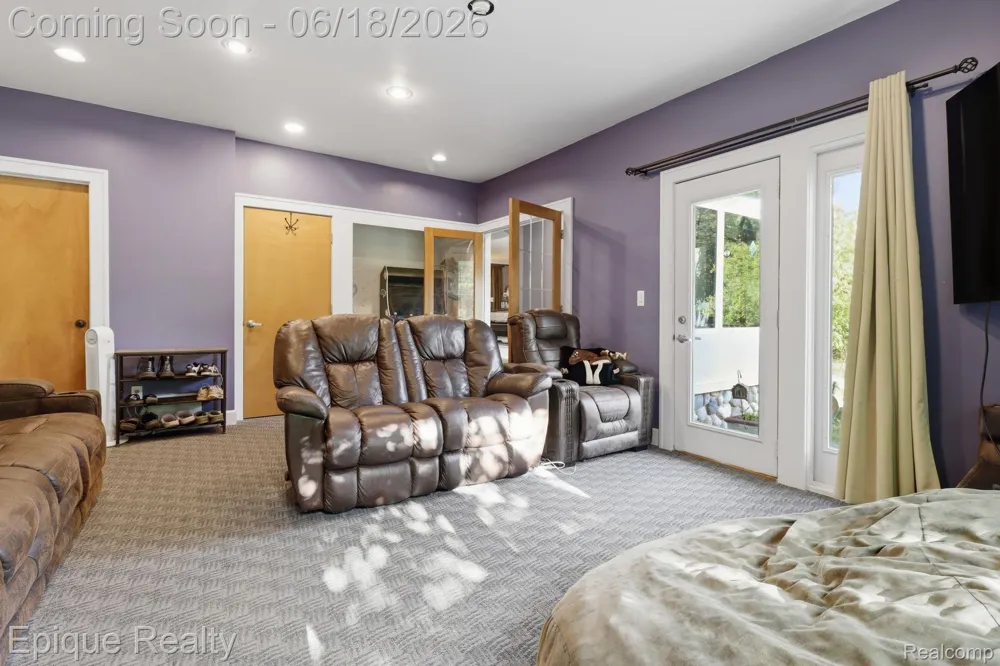 21085 Metroview Road Farmington Hills City, MI 48335