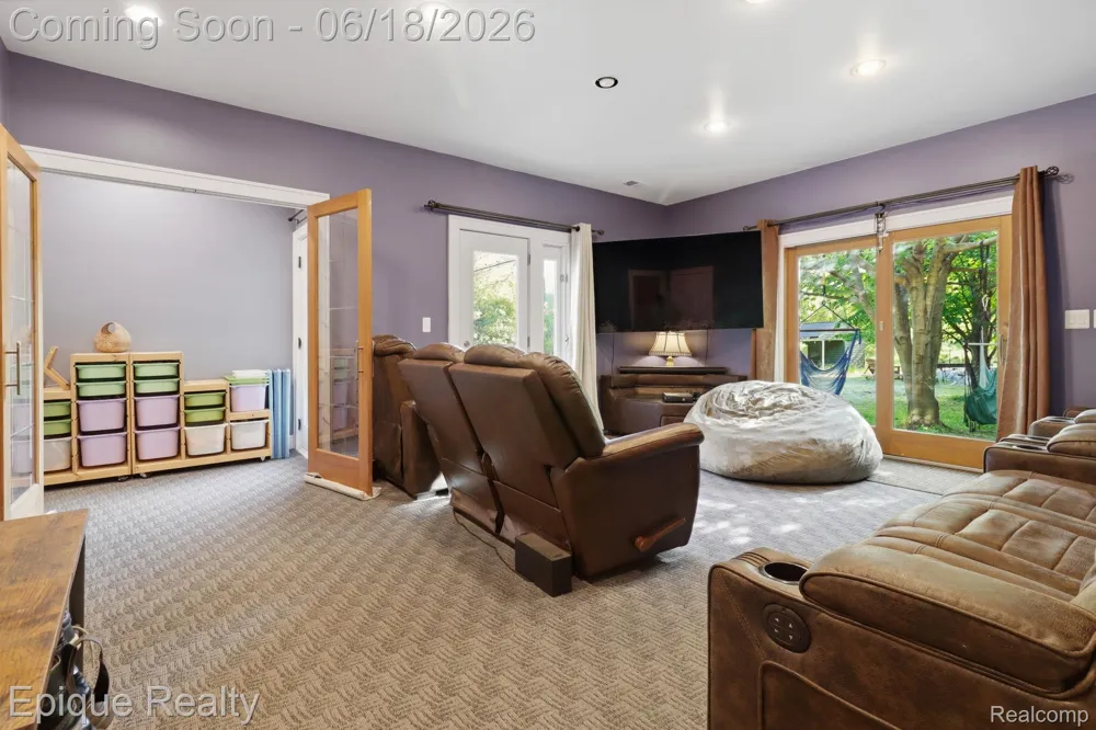 21085 Metroview Road Farmington Hills City, MI 48335
