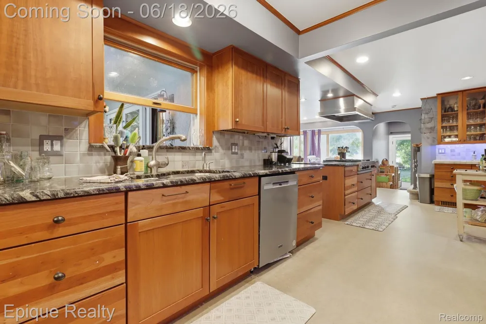 21085 Metroview Road Farmington Hills City, MI 48335