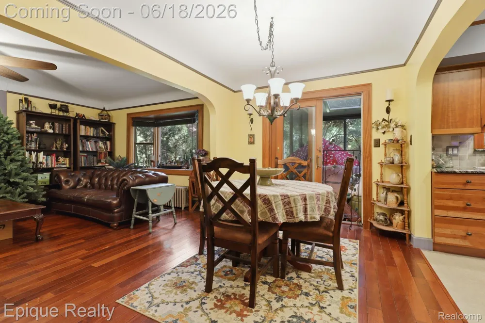 21085 Metroview Road Farmington Hills City, MI 48335
