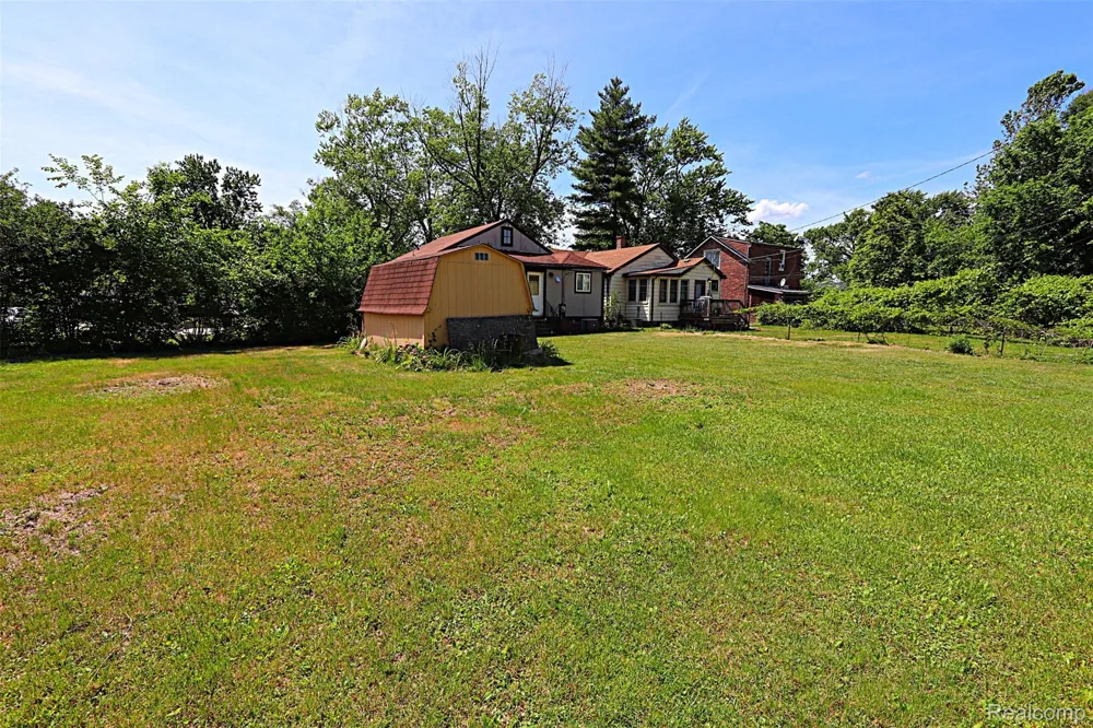 19336 Centralia Redford Charter Township, MI 48240