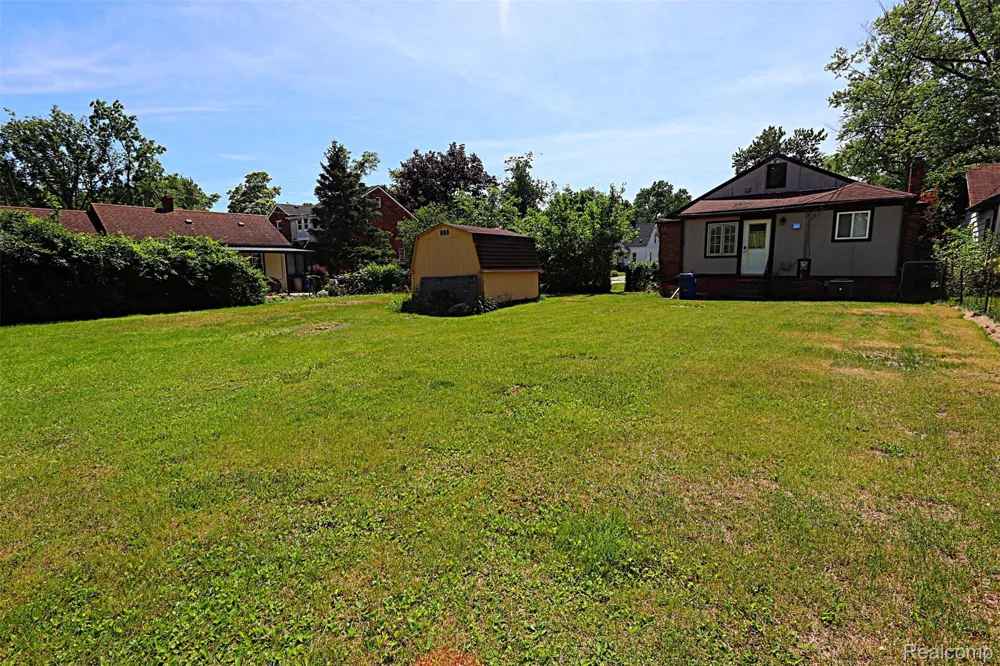 19336 Centralia Redford Charter Township, MI 48240