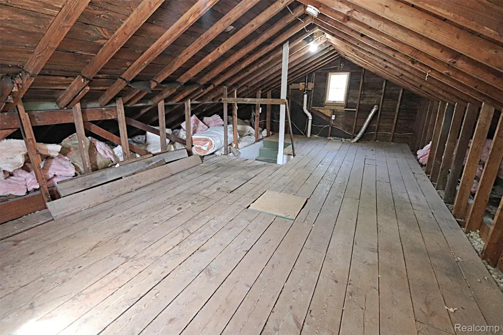 19336 Centralia Redford Charter Township, MI 48240