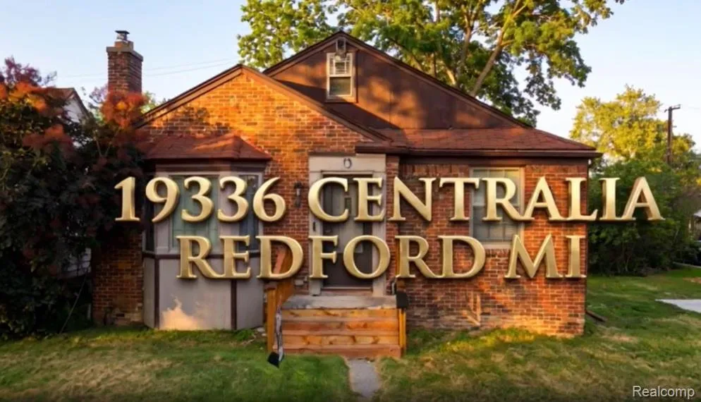 19336 Centralia Redford Charter Township, MI 48240