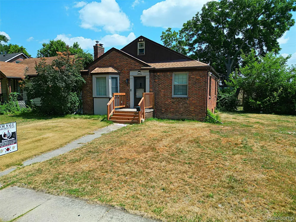 19336 Centralia Redford Charter Township, MI 48240