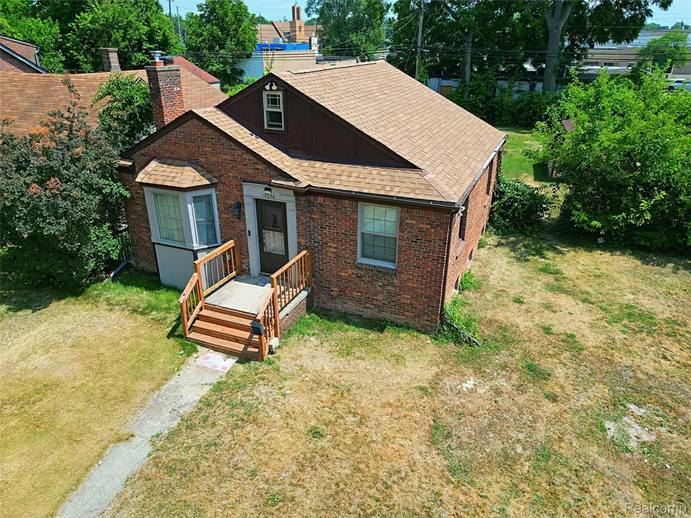19336 Centralia Redford Charter Township, MI 48240