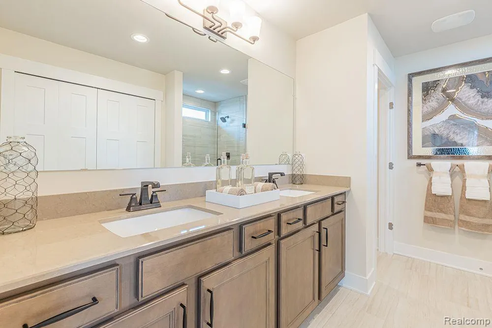 4407 EDISON BOULEVARD Fenton City, MI 48451