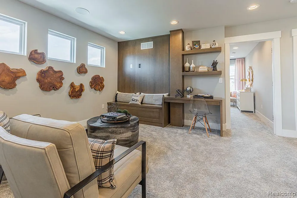 4407 EDISON BOULEVARD Fenton City, MI 48451