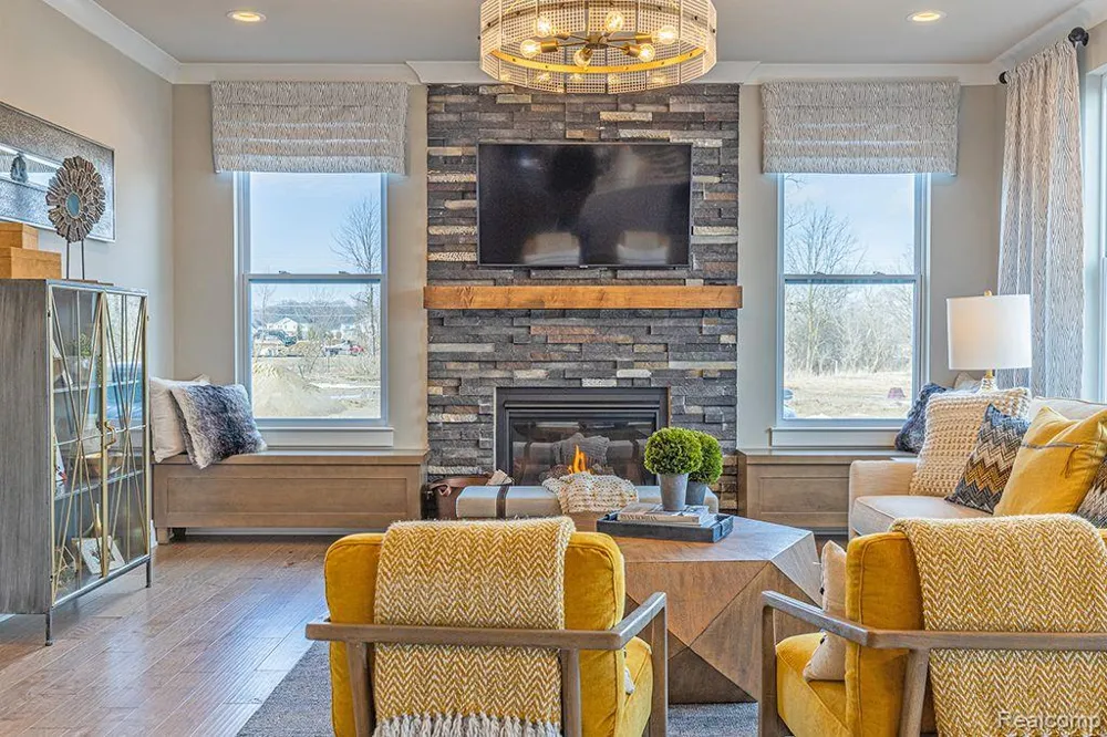 4407 EDISON BOULEVARD Fenton City, MI 48451