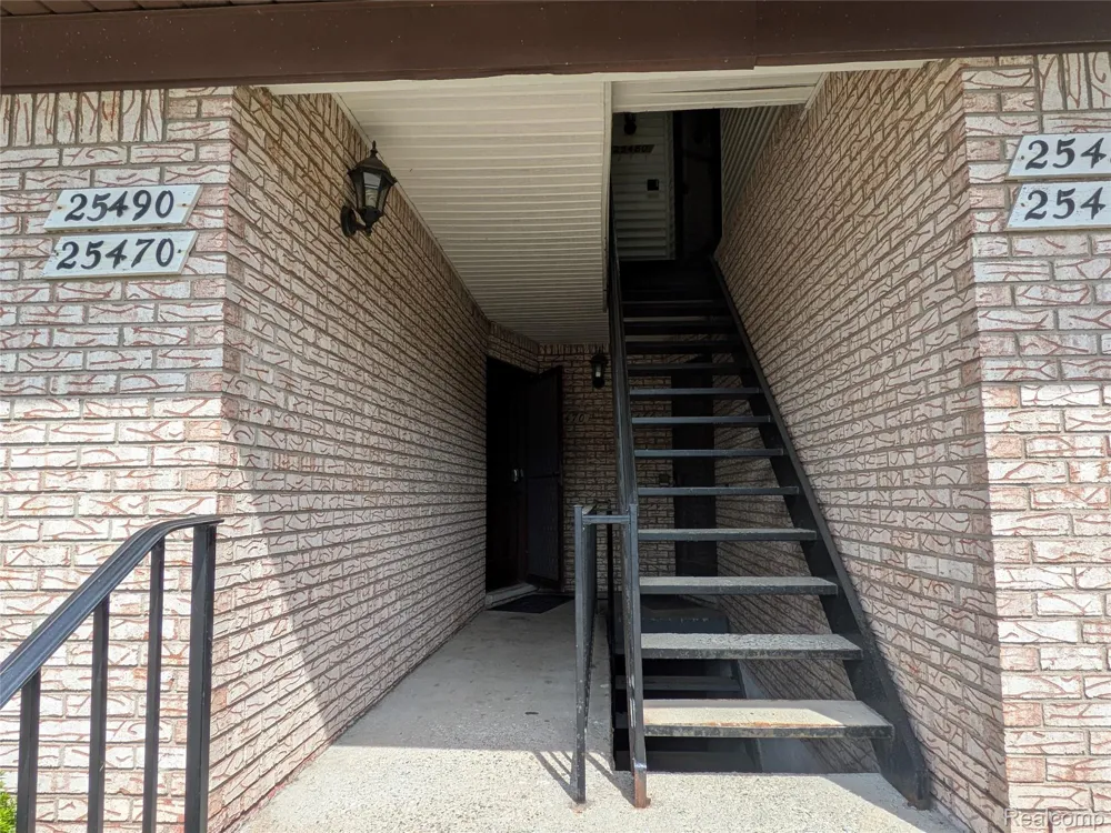 25470 Quarter Deck Street Harrison Charter Township, MI 48045