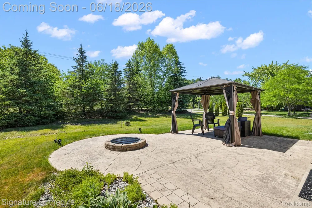 997 River Rock Drive Holly Township, MI 48442