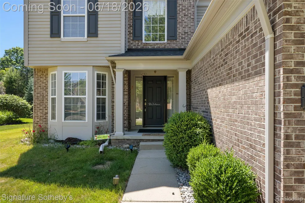 997 River Rock Drive Holly Township, MI 48442