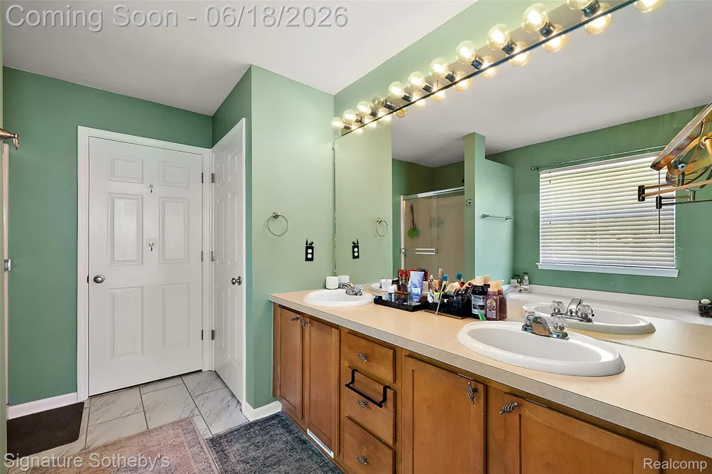 997 River Rock Drive Holly Township, MI 48442