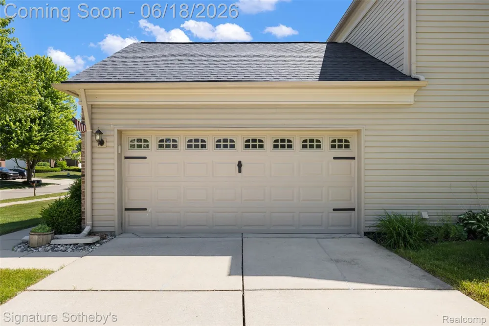 997 River Rock Drive Holly Township, MI 48442