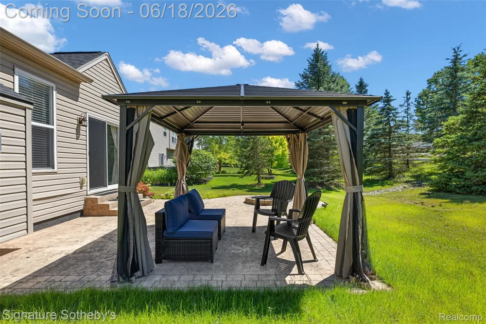997 River Rock Drive Holly Township, MI 48442
