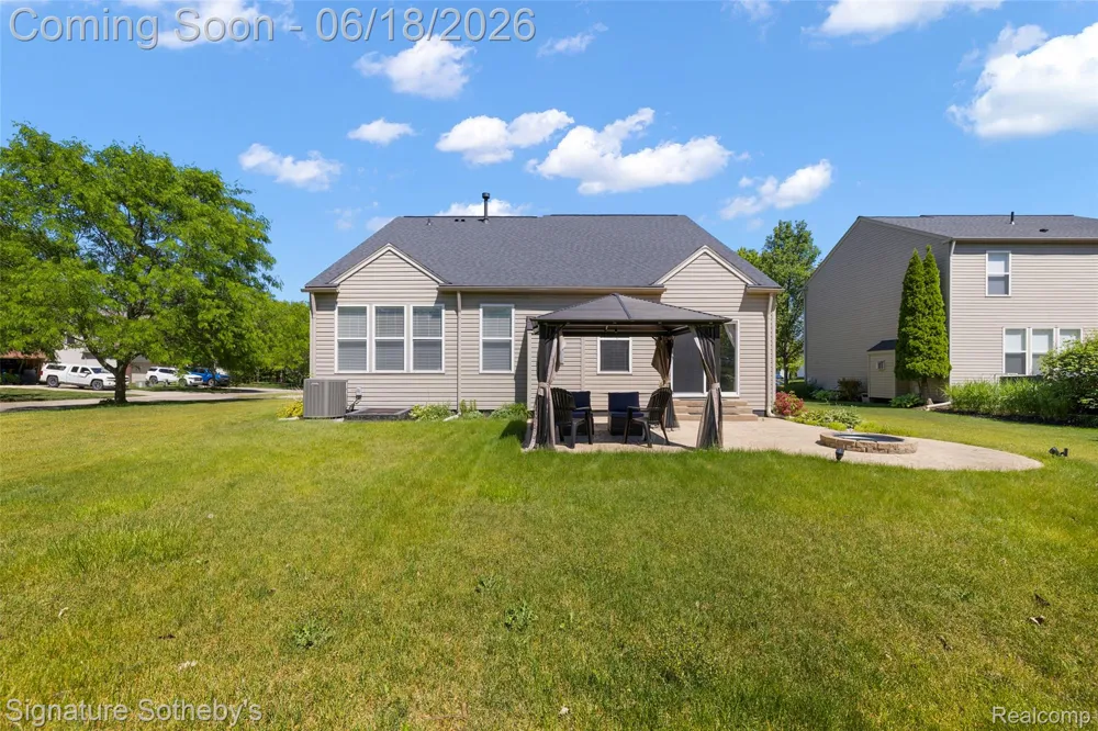 997 River Rock Drive Holly Township, MI 48442