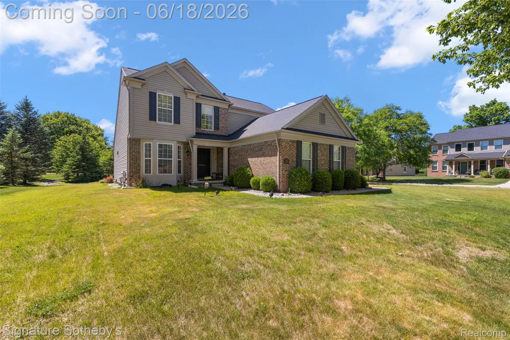 997 River Rock Drive Holly Township, MI 48442