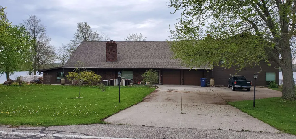 1084 Clubhouse Drive Broomfield Township, MI 48893