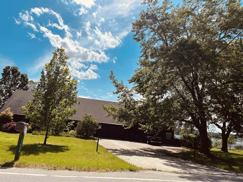 1084 Clubhouse Drive Broomfield Township, MI 48893