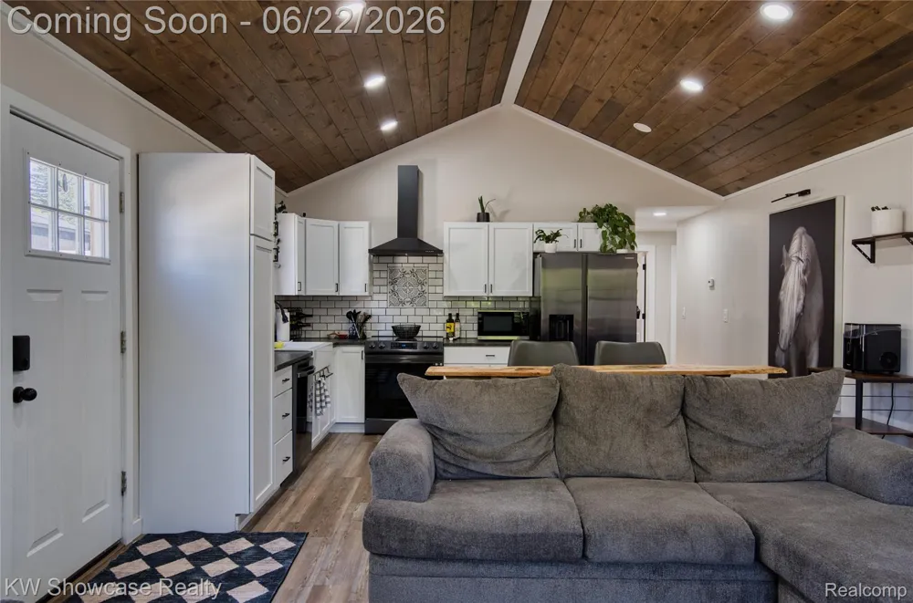 134 2nd Street Lapeer City, MI 48455