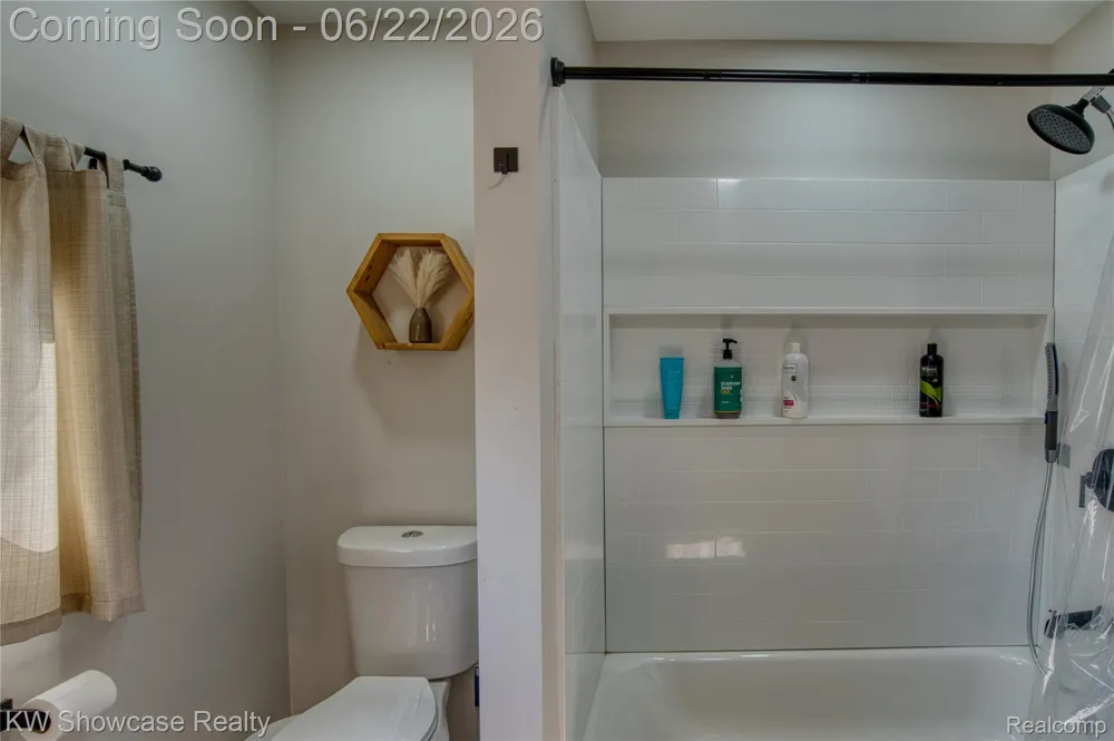 134 2nd Street Lapeer City, MI 48455