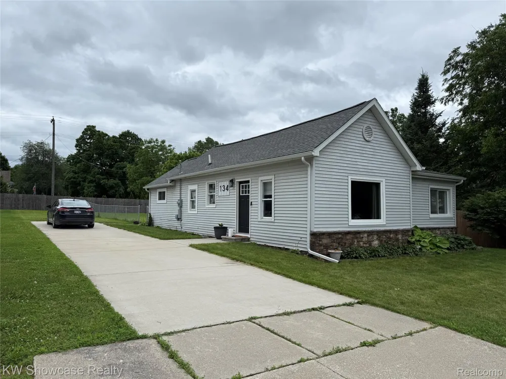 134 2nd Street Lapeer City, MI 48455