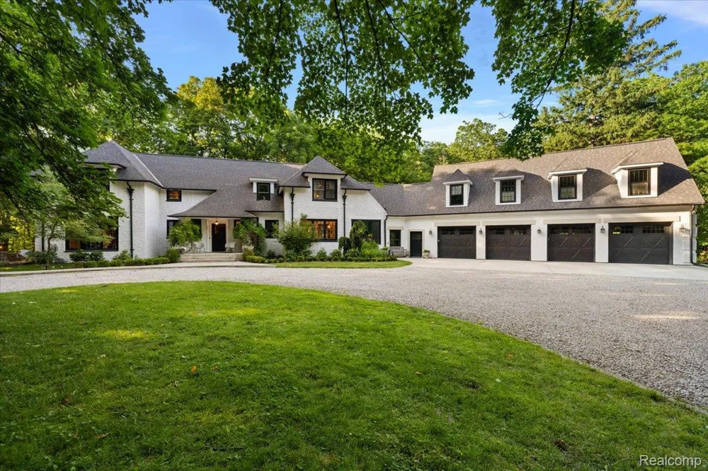31505 Kennoway Court Beverly Hills Village, MI 48025