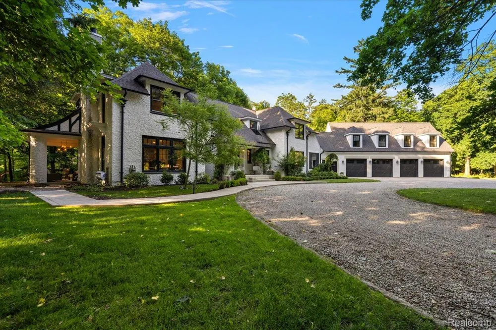 31505 Kennoway Court Beverly Hills Village, MI 48025
