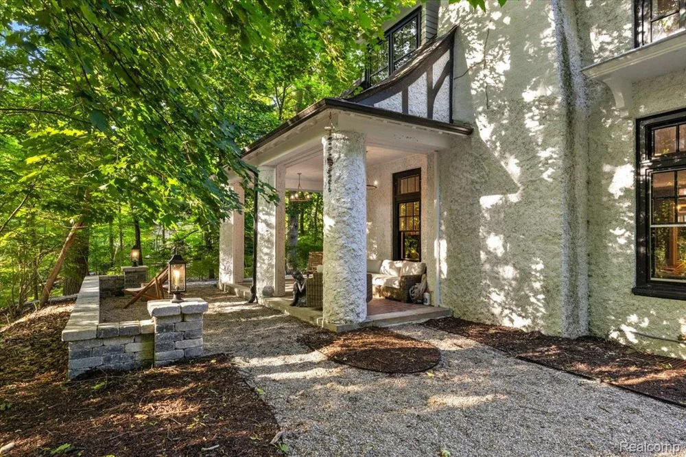 31505 Kennoway Court Beverly Hills Village, MI 48025