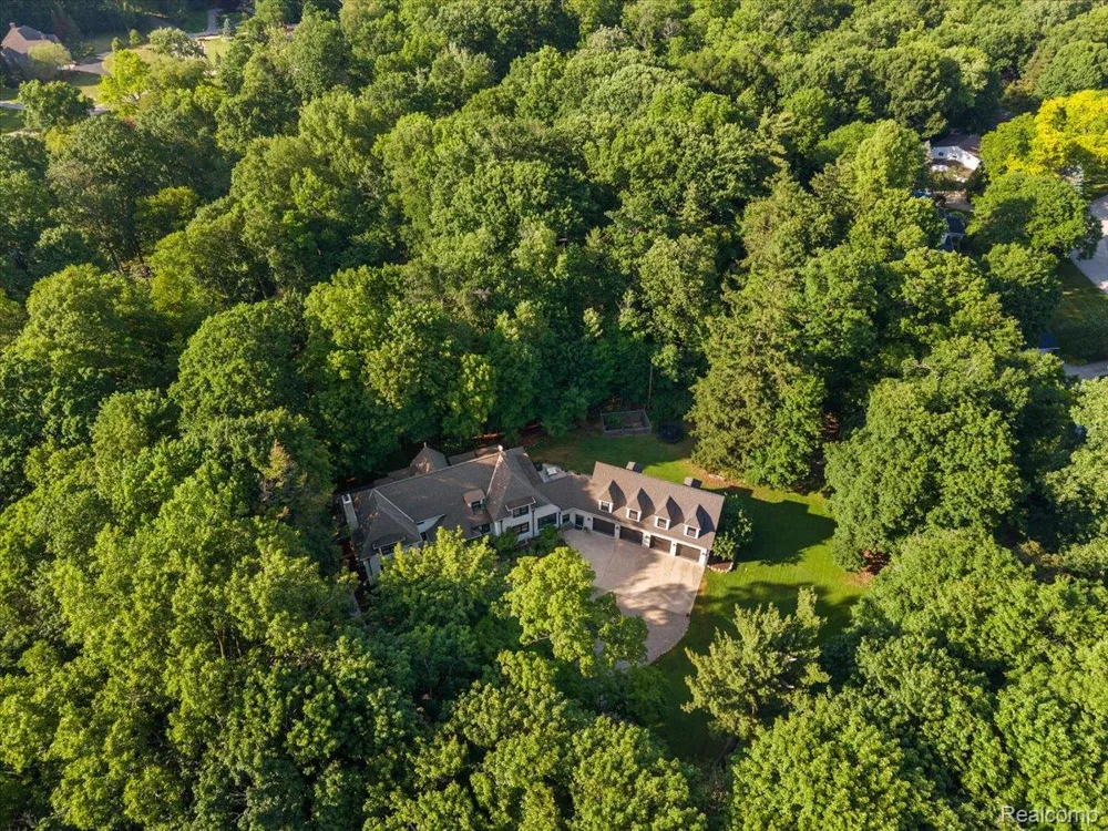 31505 Kennoway Court Beverly Hills Village, MI 48025
