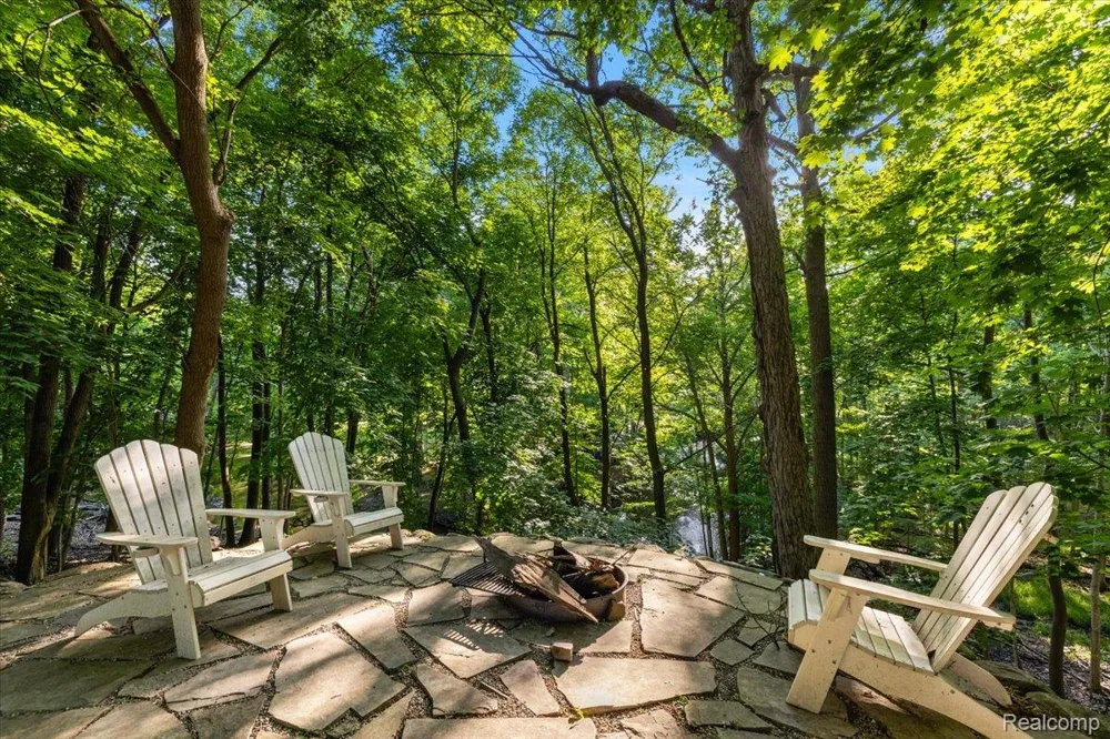 31505 Kennoway Court Beverly Hills Village, MI 48025