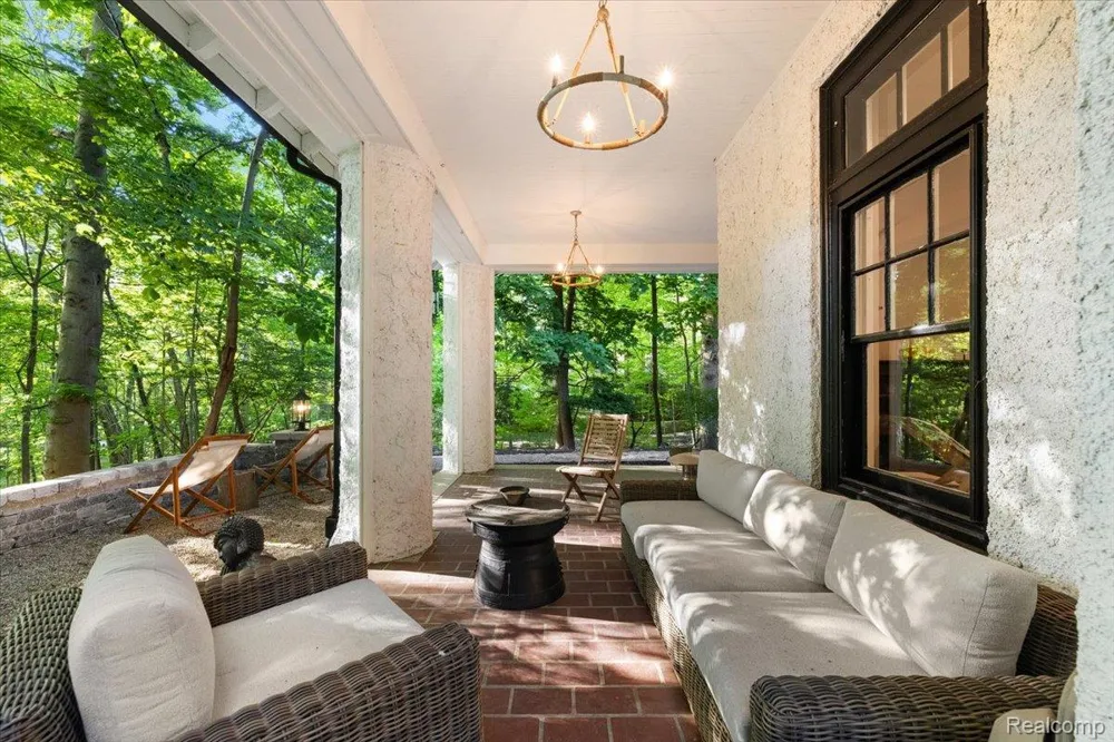 31505 Kennoway Court Beverly Hills Village, MI 48025