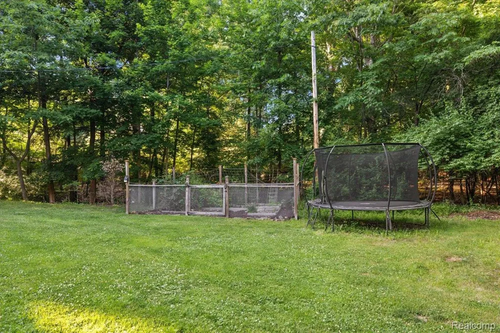 31505 Kennoway Court Beverly Hills Village, MI 48025