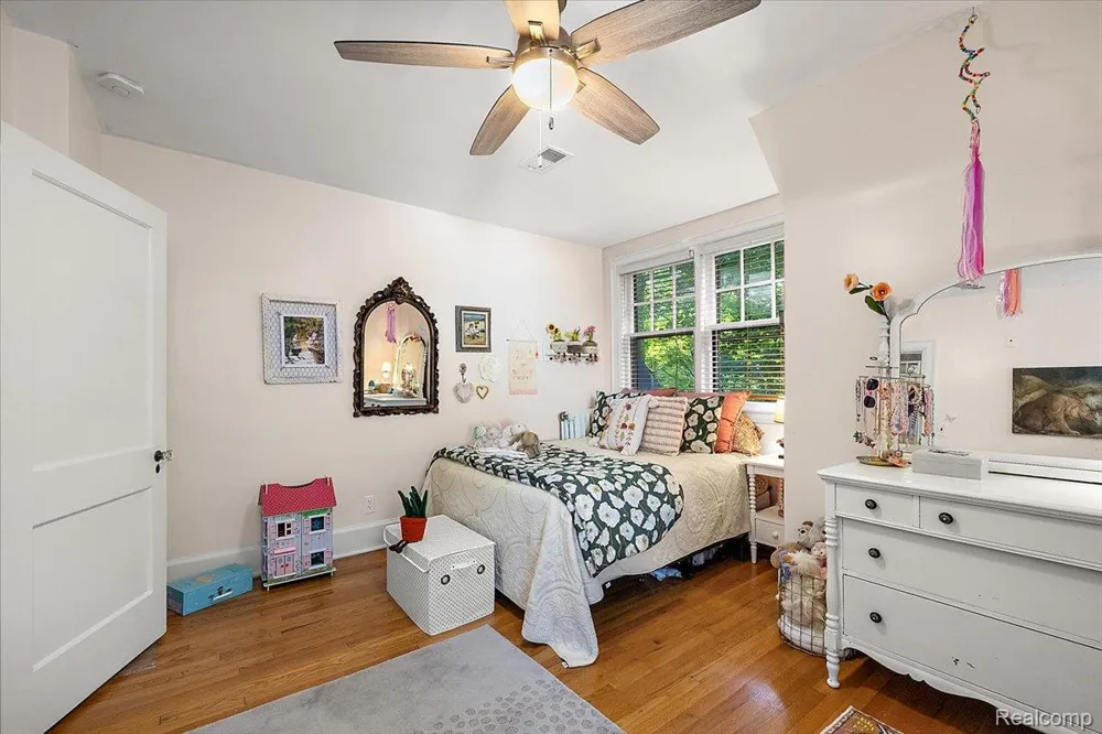 31505 Kennoway Court Beverly Hills Village, MI 48025