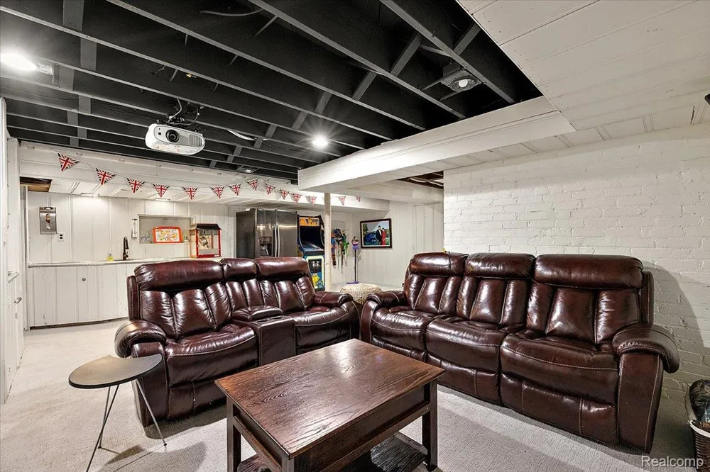 31505 Kennoway Court Beverly Hills Village, MI 48025