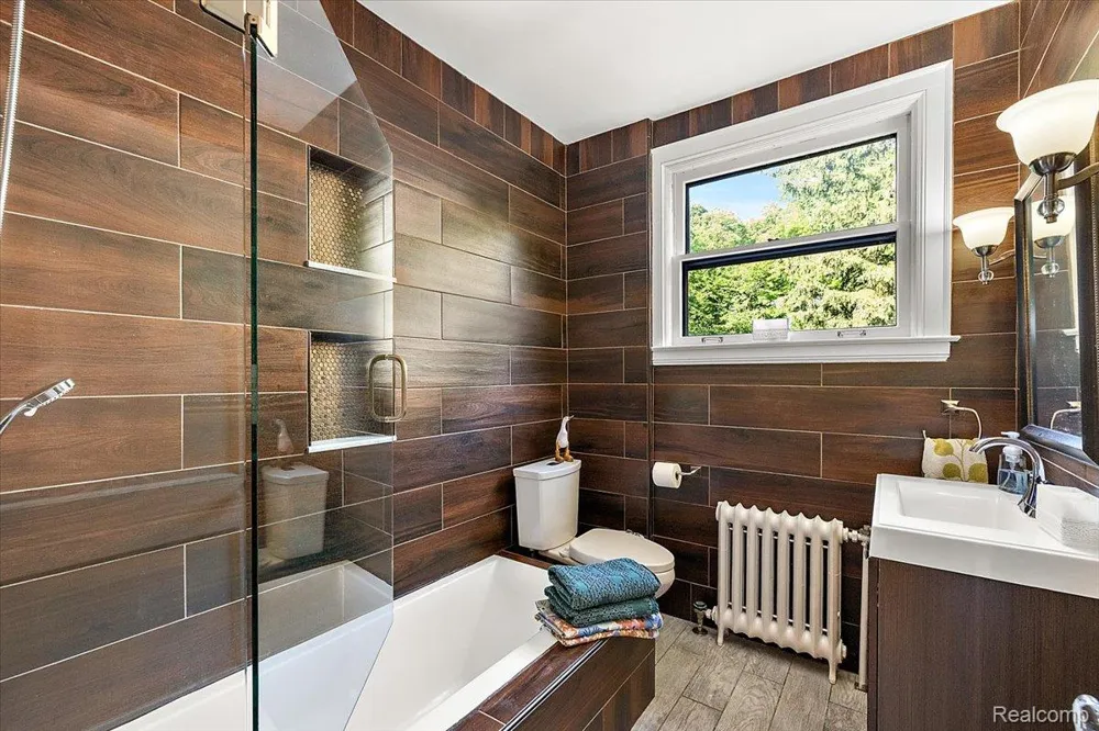 31505 Kennoway Court Beverly Hills Village, MI 48025
