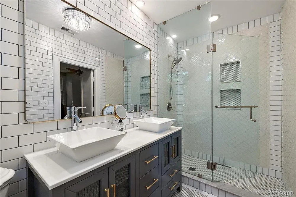 31505 Kennoway Court Beverly Hills Village, MI 48025