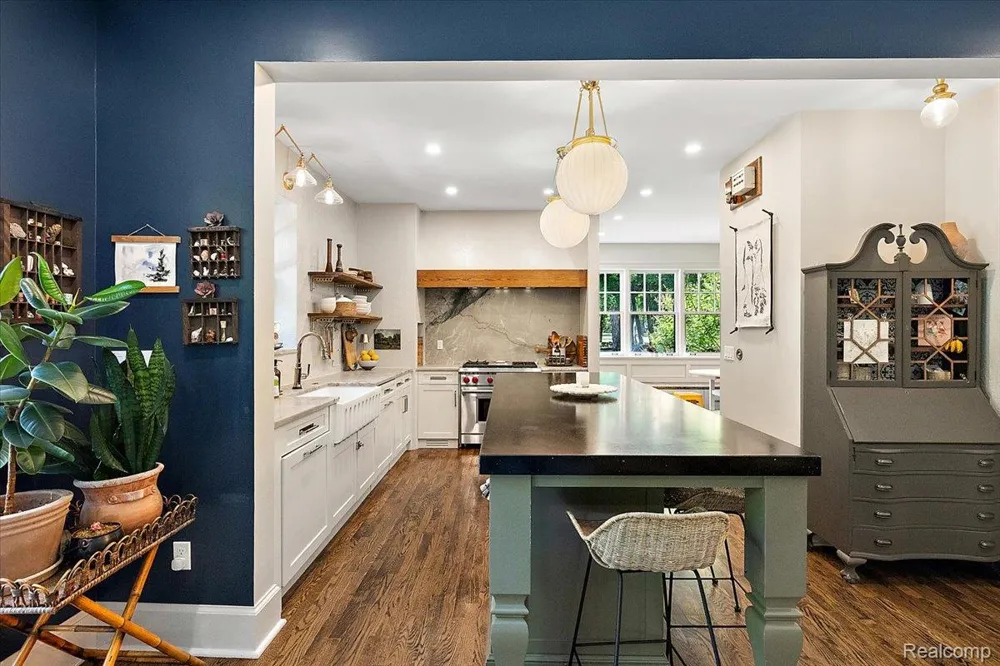 31505 Kennoway Court Beverly Hills Village, MI 48025