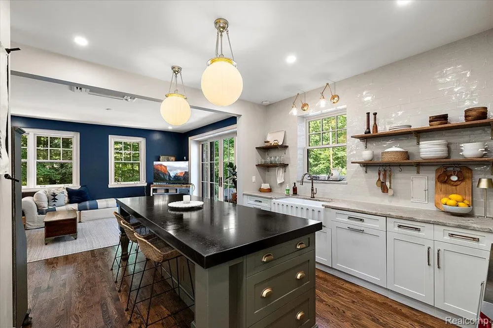 31505 Kennoway Court Beverly Hills Village, MI 48025
