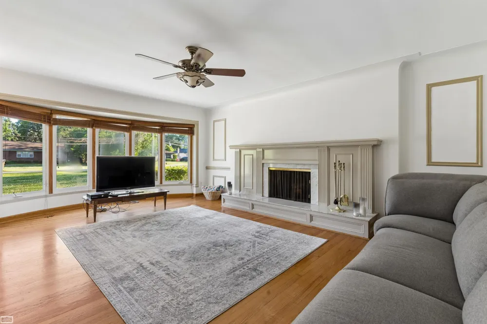 28697 South River Road Harrison Charter Township, MI 48045