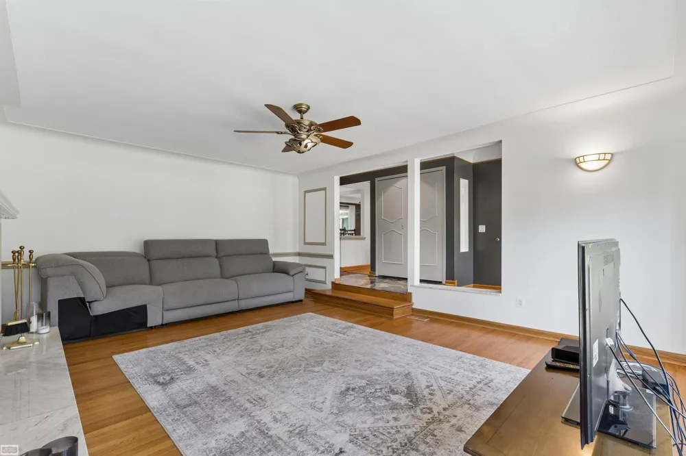 28697 South River Road Harrison Charter Township, MI 48045