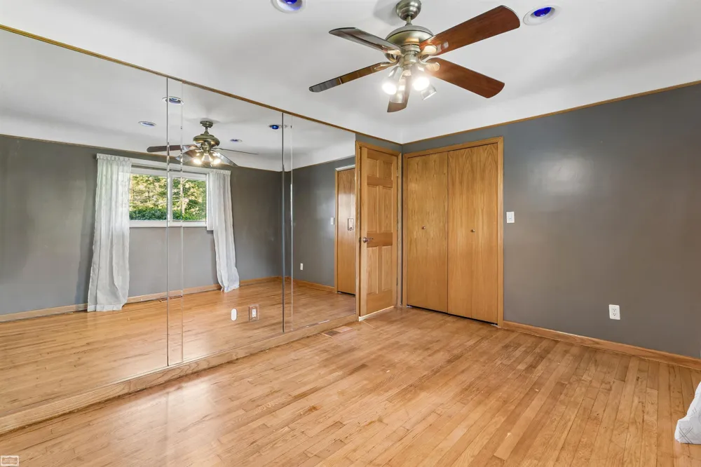 28697 South River Road Harrison Charter Township, MI 48045