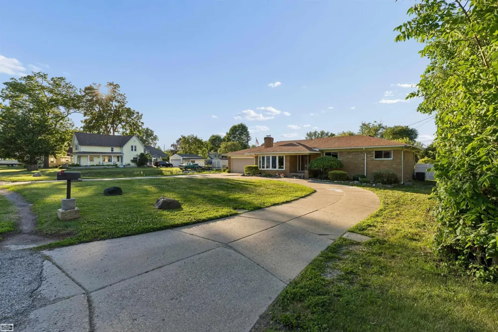 28697 South River Road Harrison Charter Township, MI 48045