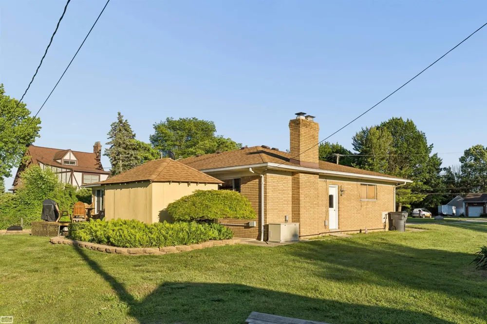 28697 South River Road Harrison Charter Township, MI 48045