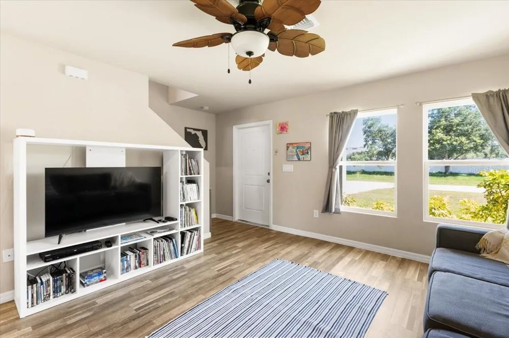 2737 E PRICE BOULEVARD North Port, FL 34288