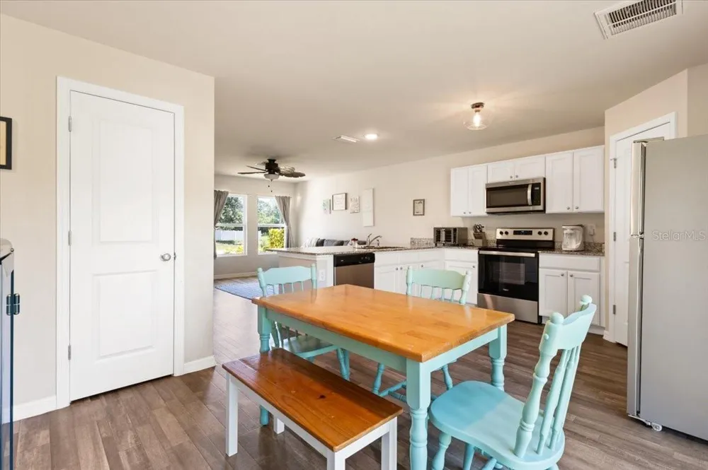 2737 E PRICE BOULEVARD North Port, FL 34288